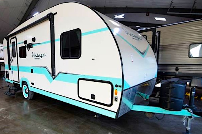 2020 Vintage Cruiser 19CSK Ext travel -trailers under 3500lbs