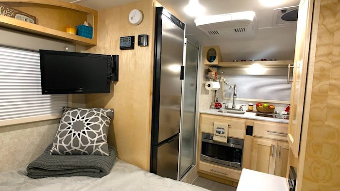 8 Best Small Campers Under 2,000 lbs. with Bathrooms – RVBlogger