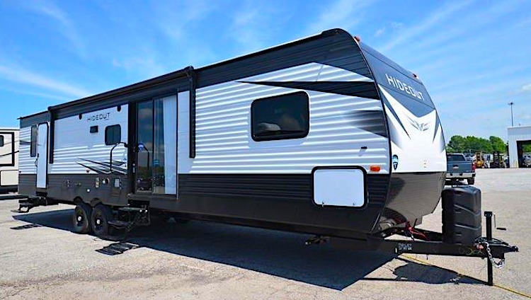 2020 Keystone HIDEOUT 38FQTS travel trailer with two bedrooms