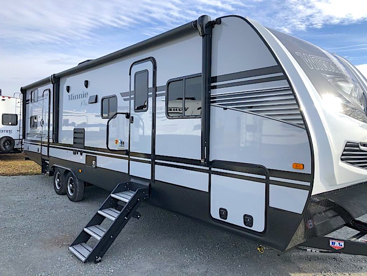2020 Winnebago Minnie Plus BDHS travel trailer with two bedrooms