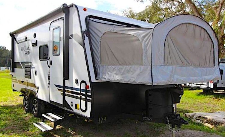 Kodiak Cub 179E hybrid travel trailer ext
