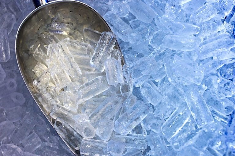 5 Best Portable Ice Makers for an RV