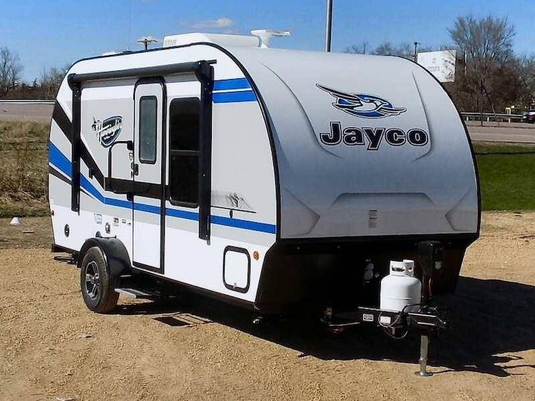 small travel trailers with dry bathroom