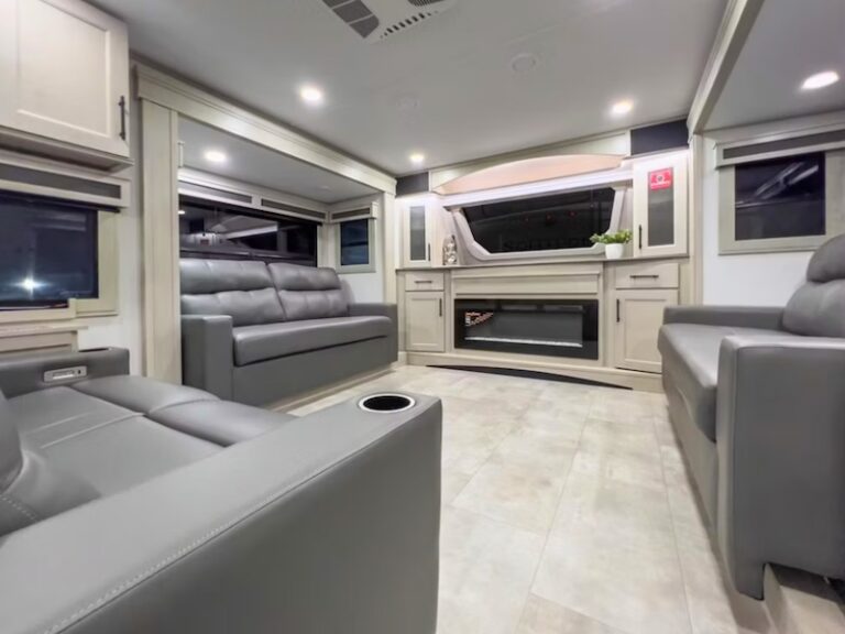 8 Best 5th Wheels with a Front Living Room – RVBlogger