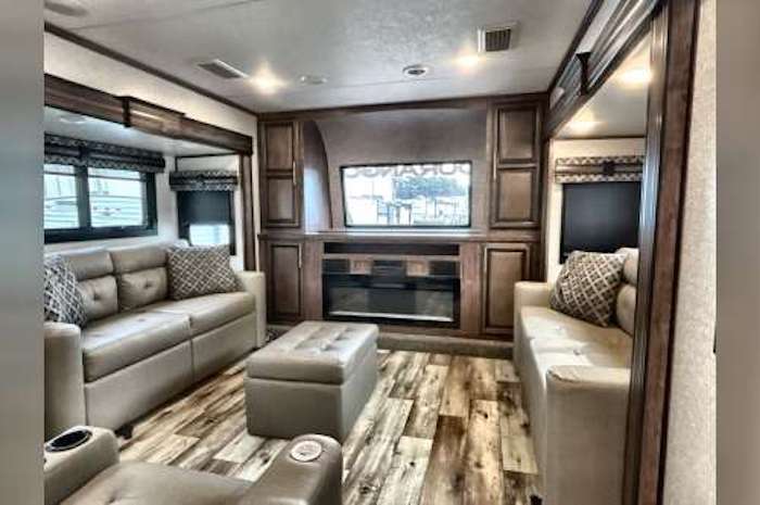 KZ Durango Gold G388FLF Interior