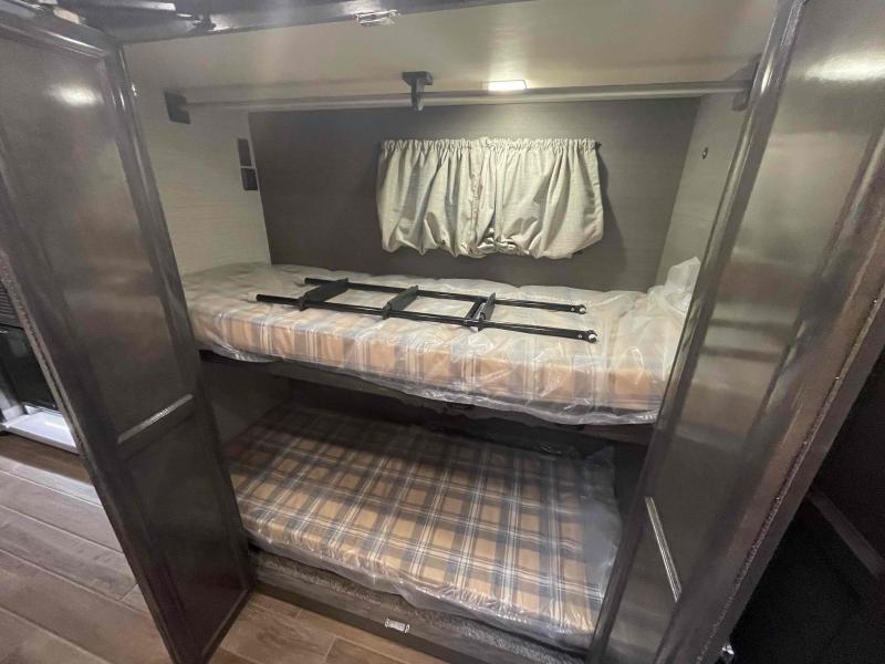 Class A RV With Bunk Bed Tiffin Phaeton 40 QKH Interior