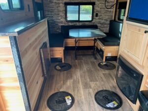 5 Best Fish House RVs for Ice Fishing – RVBlogger