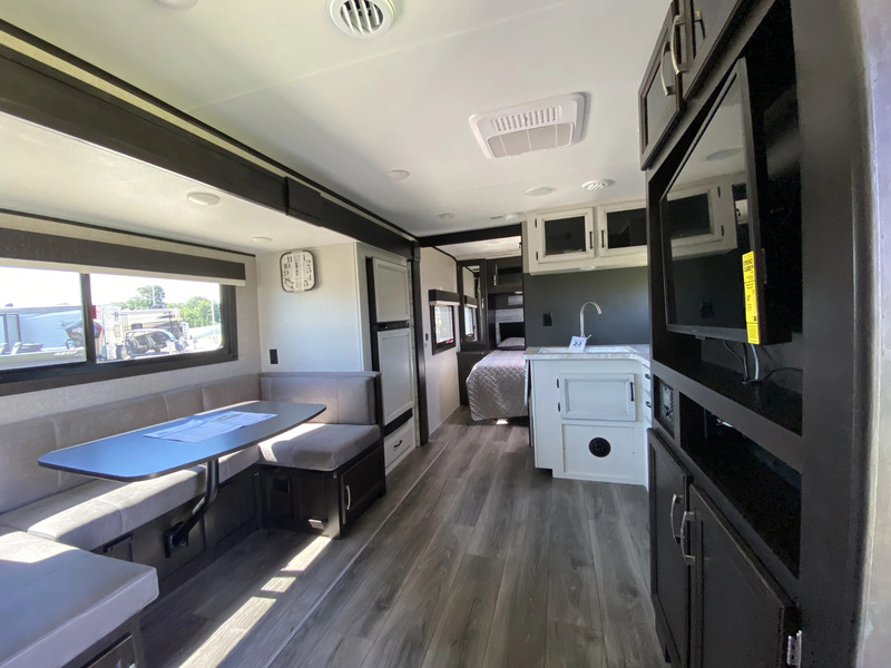 The 10 Best Tailgating RV Jayco Jay Feather 24BH Interior