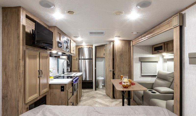 The 5 Best Travel Trailers Without Dinettes Palomino SolAire Ultra Lite 208SS Interior