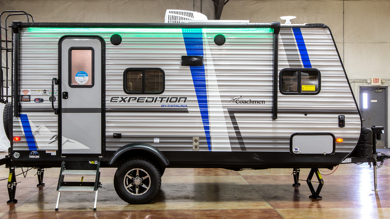 The 5 Best Travel Trailers Without Dinettes Coachmen Catalina Expedition 192FQS Exterior