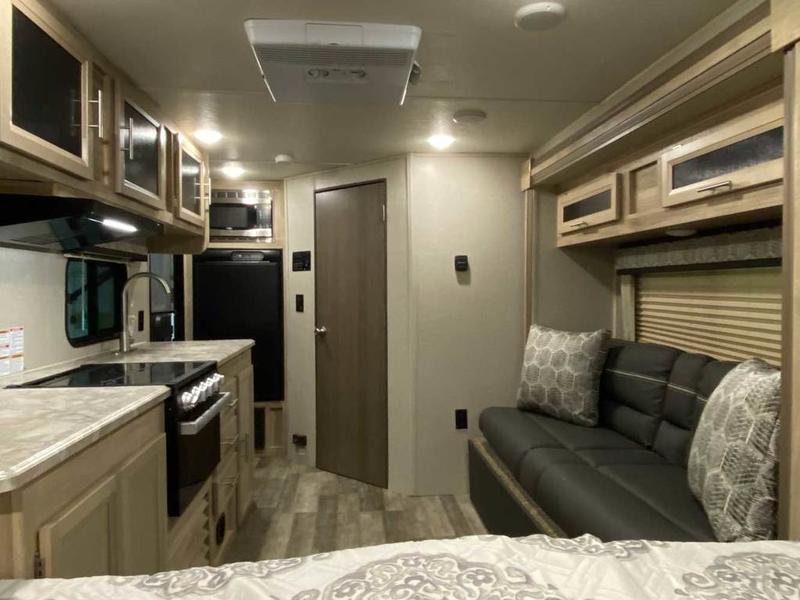 The 5 Best Travel Trailers Without Dinettes Coachmen Catalina Expedition 192FQS Interior