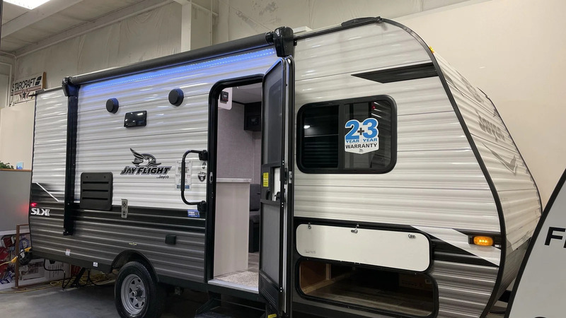 Campers to Tow With an SUV Jayco Jay Flight SLX 7 174BH Exterior