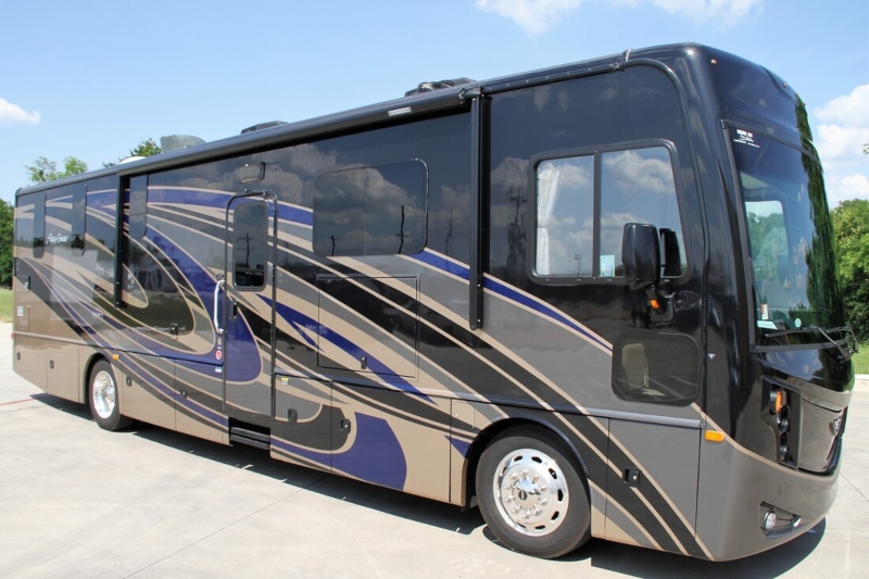 The Best RV for Empty Nesters Motorhome Fleetwood Pace Arrow