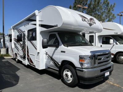 5 Best Class C Toy Hauler RVs for 2024 – RVBlogger