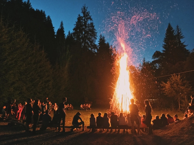 About Bonfires vs. Campfires