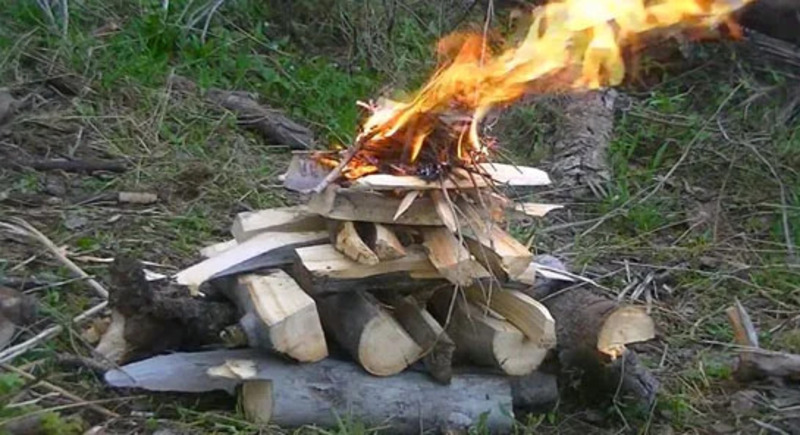 Campfire Building Tip Platform or Upside-Down Pyramid