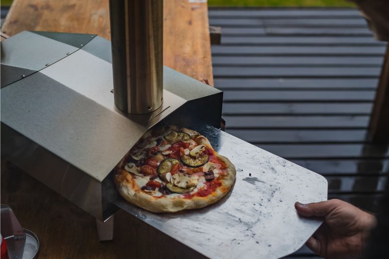 portable vs. built-in outdoor pizza oven