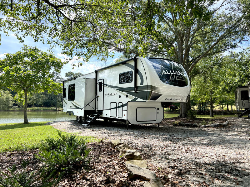 Alliance Paradigm 395DS Exterior - 5th wheels with 2 bedrooms