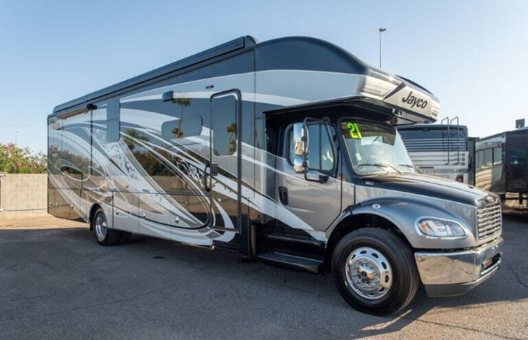 9 Best RVs and Campers with a Washer And Dryer for 2024