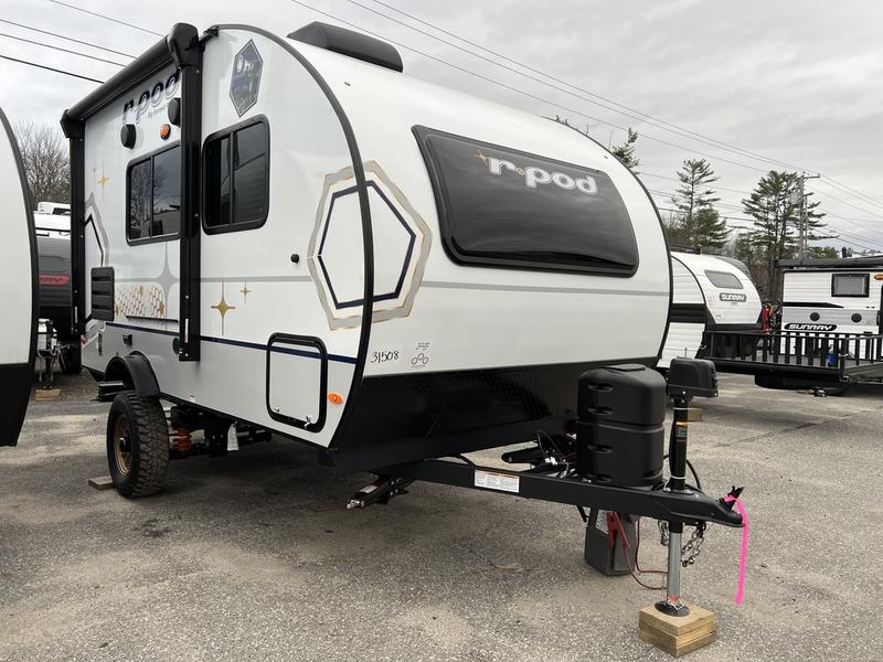 the r-pod RP-153C is one of the most popular Rvs and Campers for beginners
