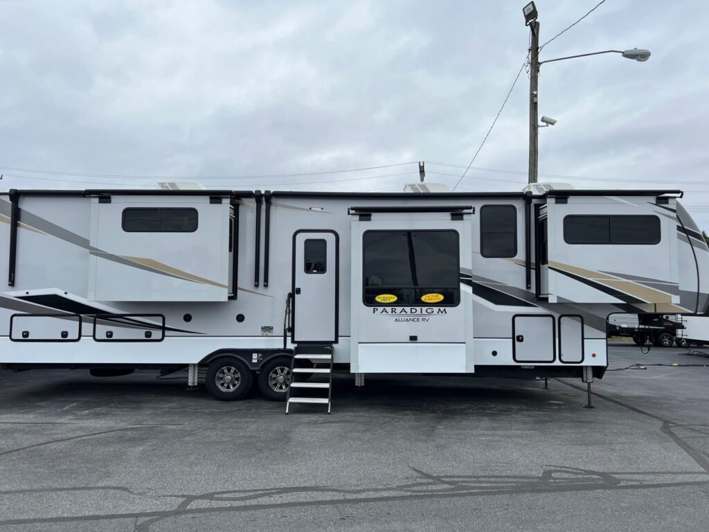 travel trailers with living room in front