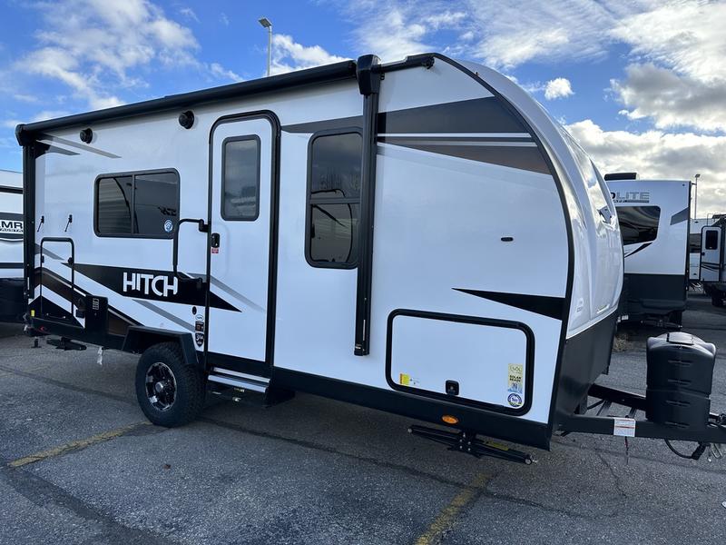 Cruiser RV Hitch 18MRB Exterior - Campers to Tow with SUV
