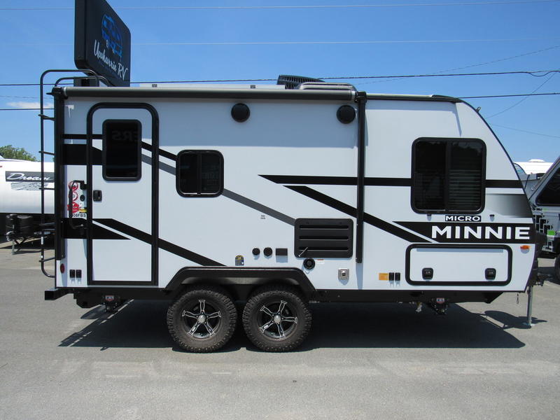Winnebago Minnie 1808FBS Exterior Campers to Two with SUV