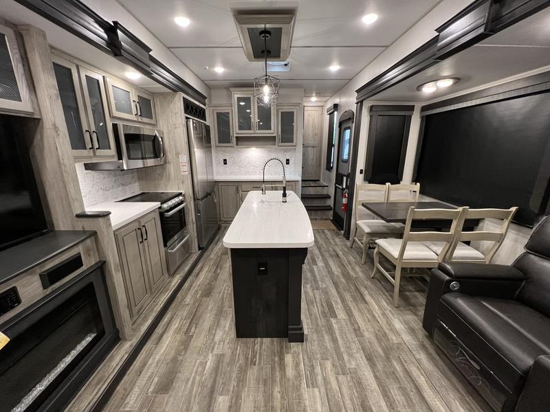 Keystone Avalanche 390DS Interior RVs with 3 Bedrooms