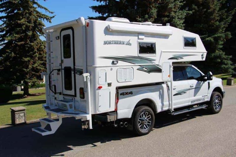 Northern Lite 3/4 ton truck campers